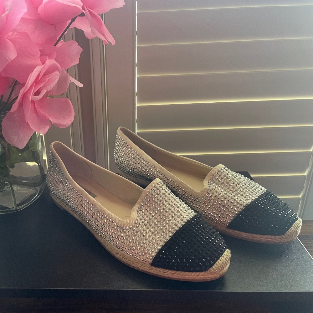 Bone Sequins Canvas Shoe